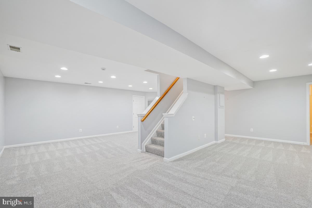 2442 Arctic Fox Way Reston, VA 20191 - Photo 44 of 58 an entryway in an empty room