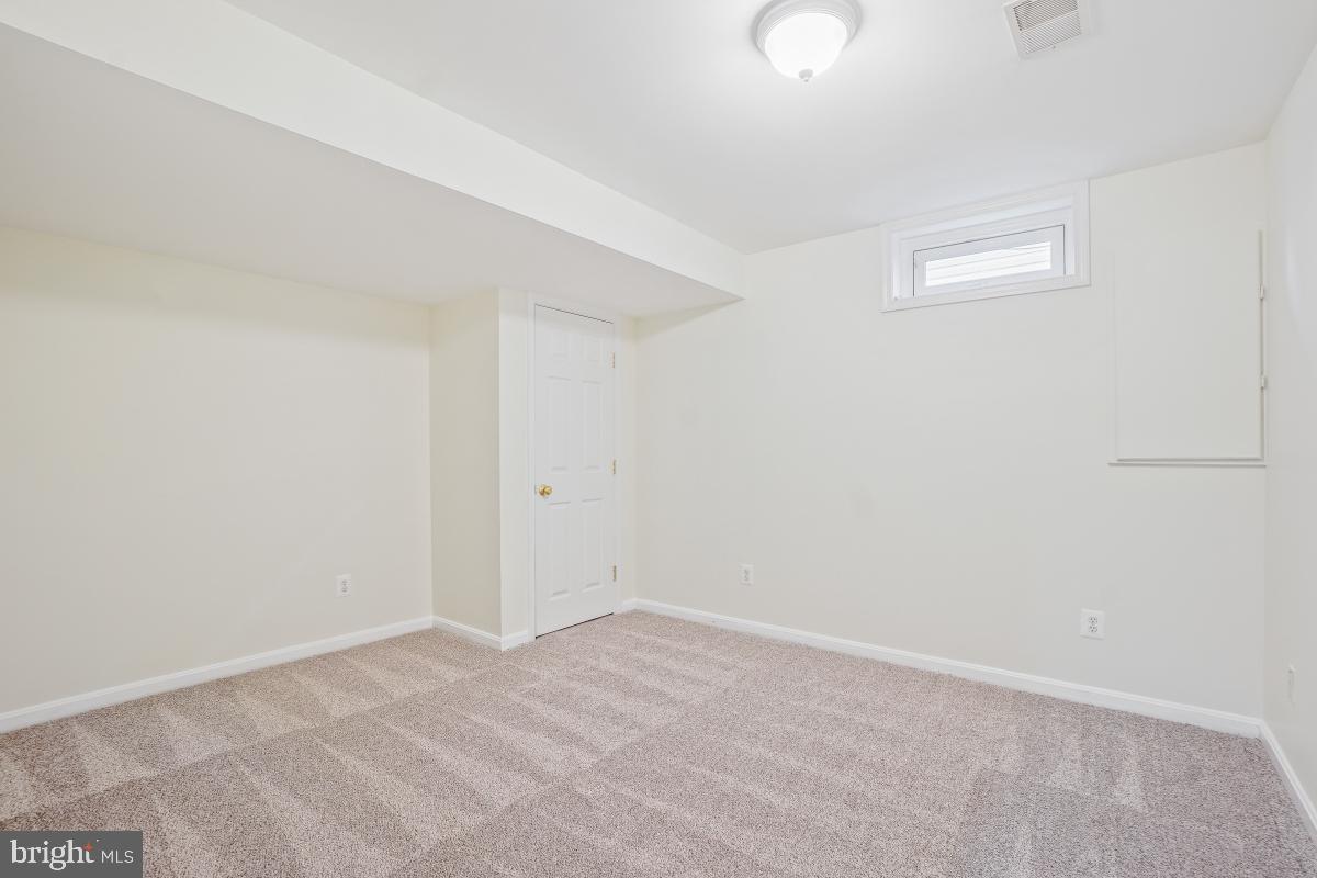 2442 Arctic Fox Way Reston, VA 20191 - Photo 47 of 58