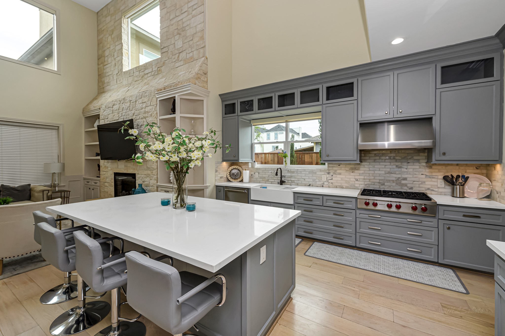 1340 Idylwild Street Houston, TX 77009 - Photo 13 of 42 Huge island is the ideal place for quick meals or for friends to gather in the heart of the home