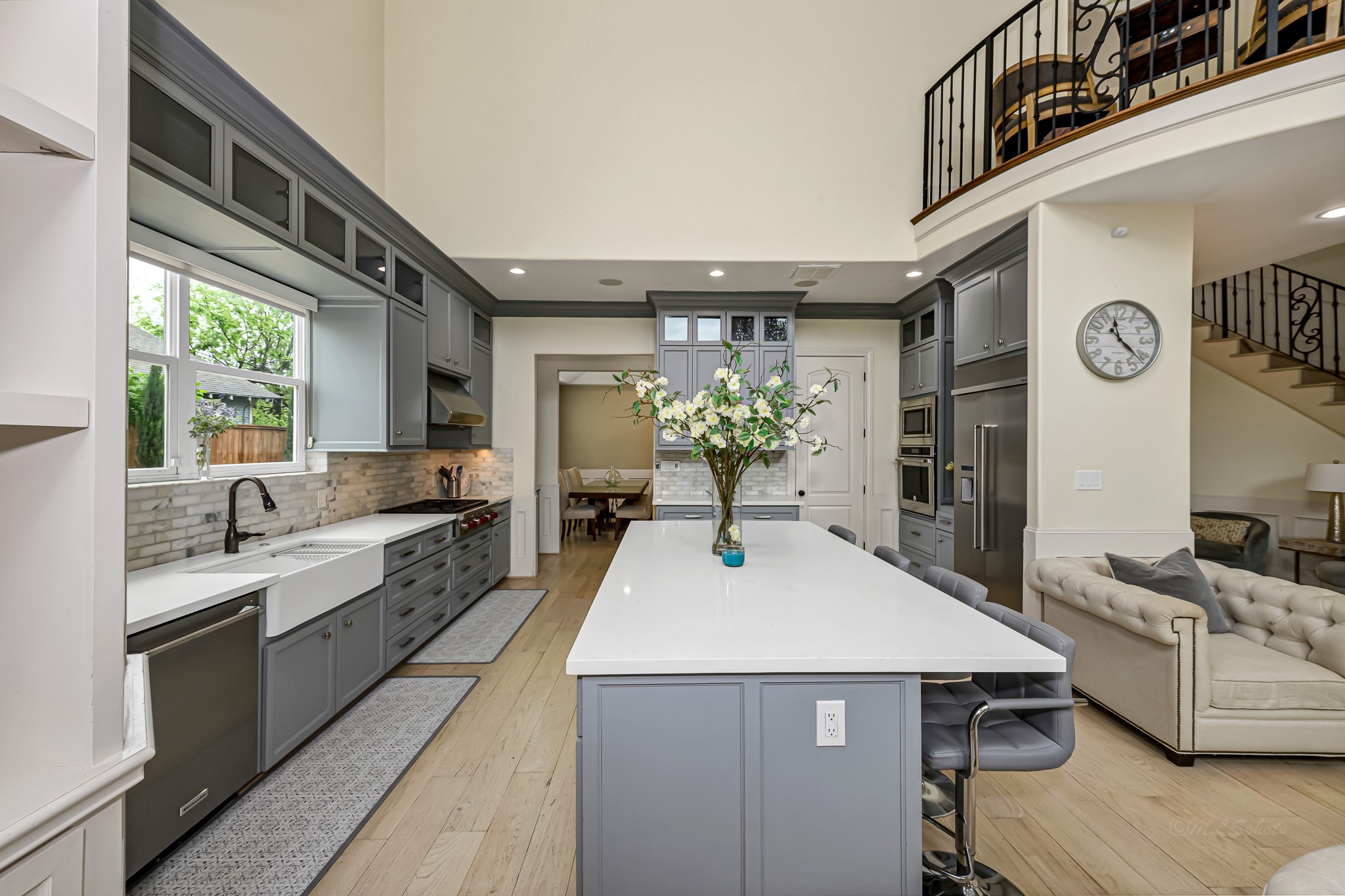 1340 Idylwild Street Houston, TX 77009 - Photo 15 of 42 View from the living area back into the kitchen, perfect home for entertaining