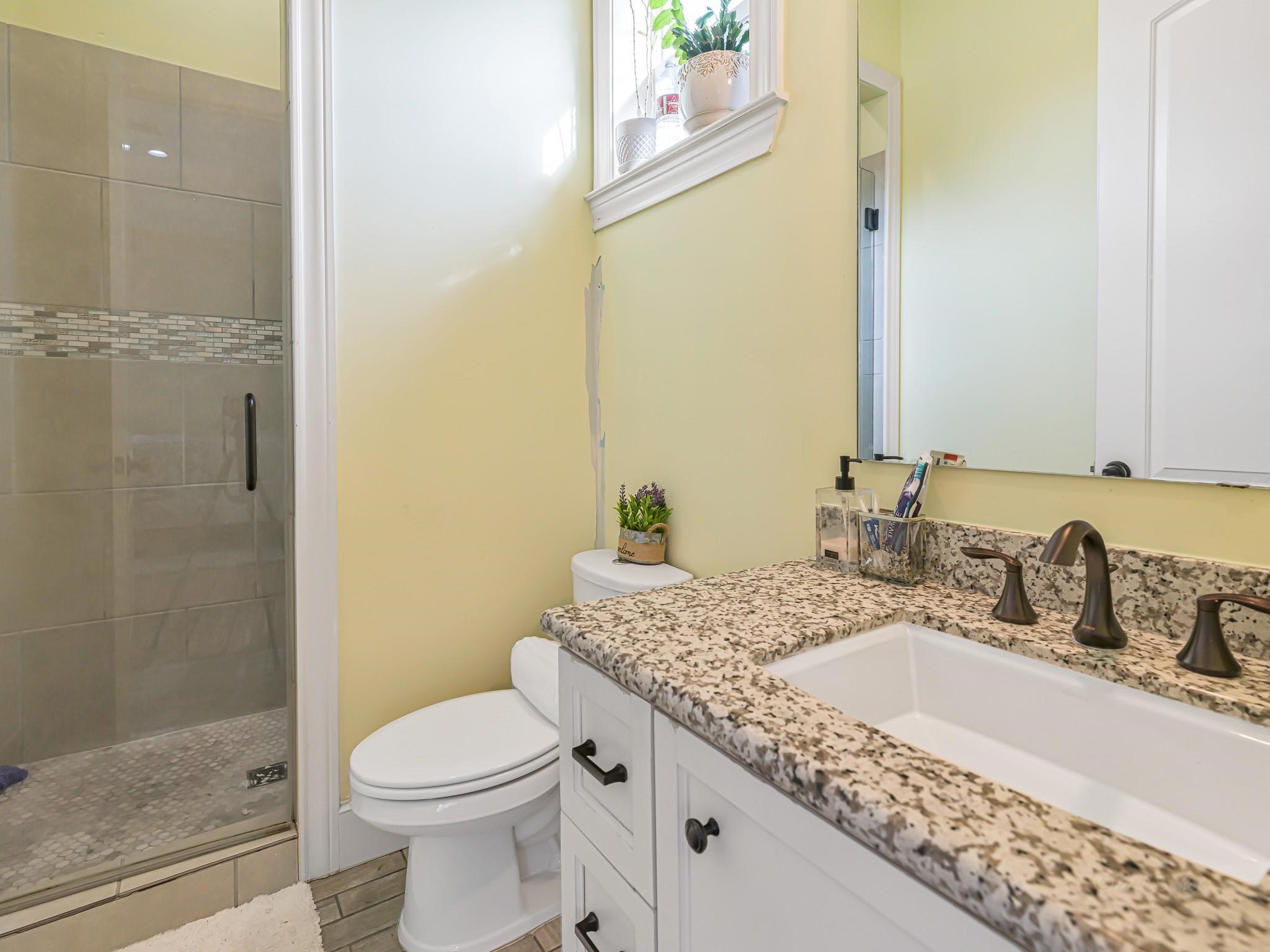 1340 Idylwild Street Houston, TX 77009 - Photo 29 of 42 En-suite bath with large shower
