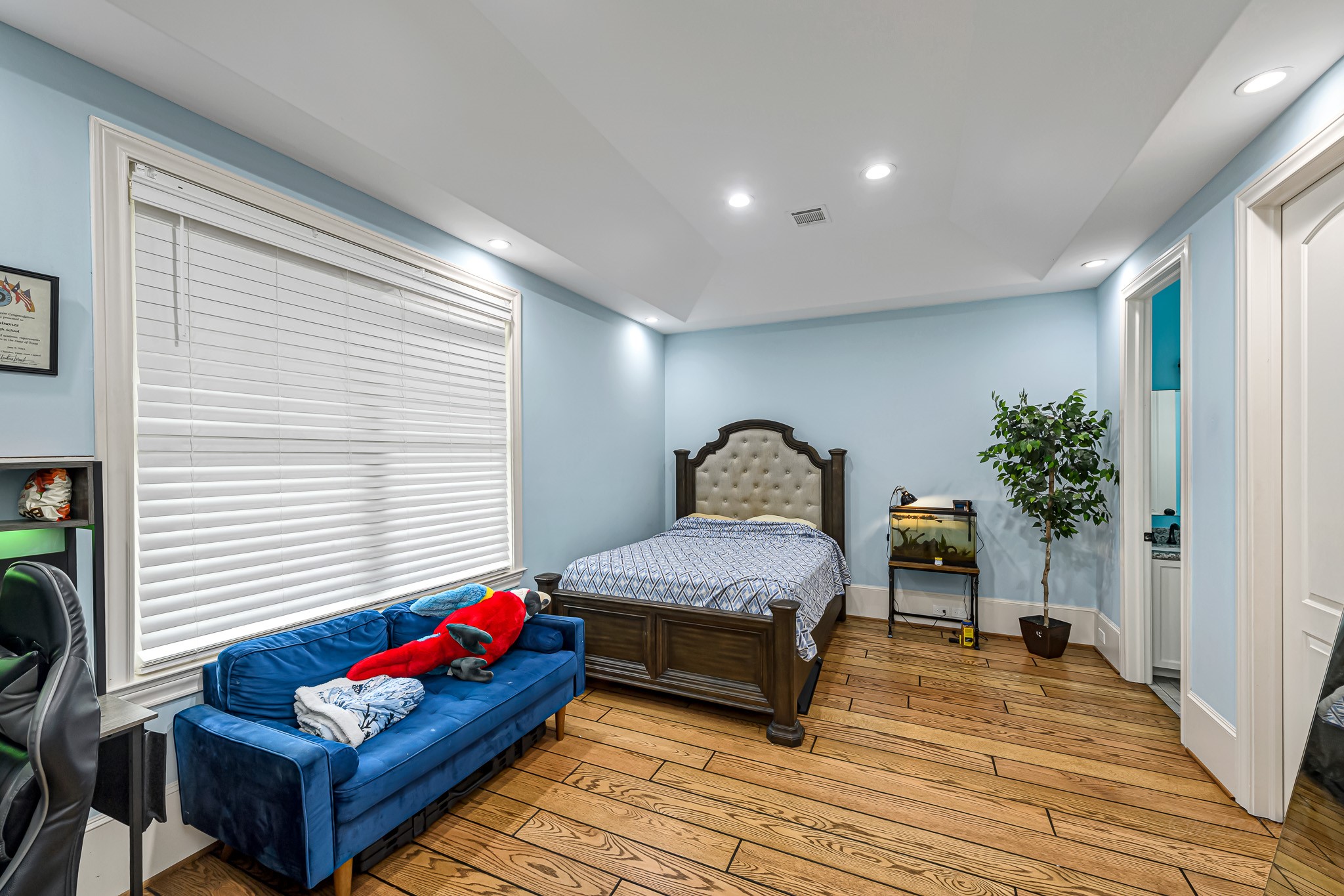 1340 Idylwild Street Houston, TX 77009 - Photo 30 of 42 Another secondary bedroom, notice they all have hardwood floors and ample closet space
