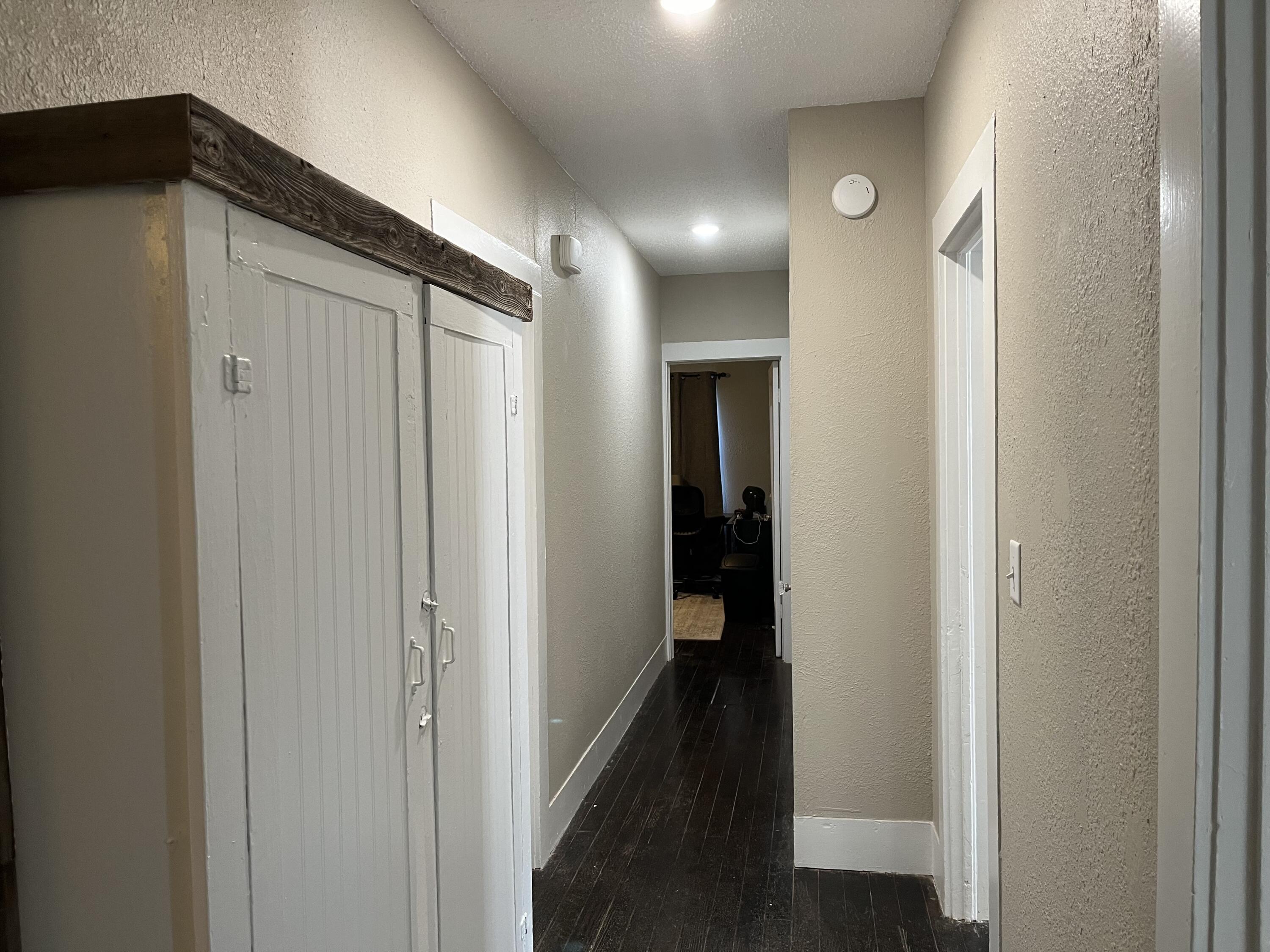 2206 15th Street Lubbock, TX 79401 - Photo 11 of 22 Hallway