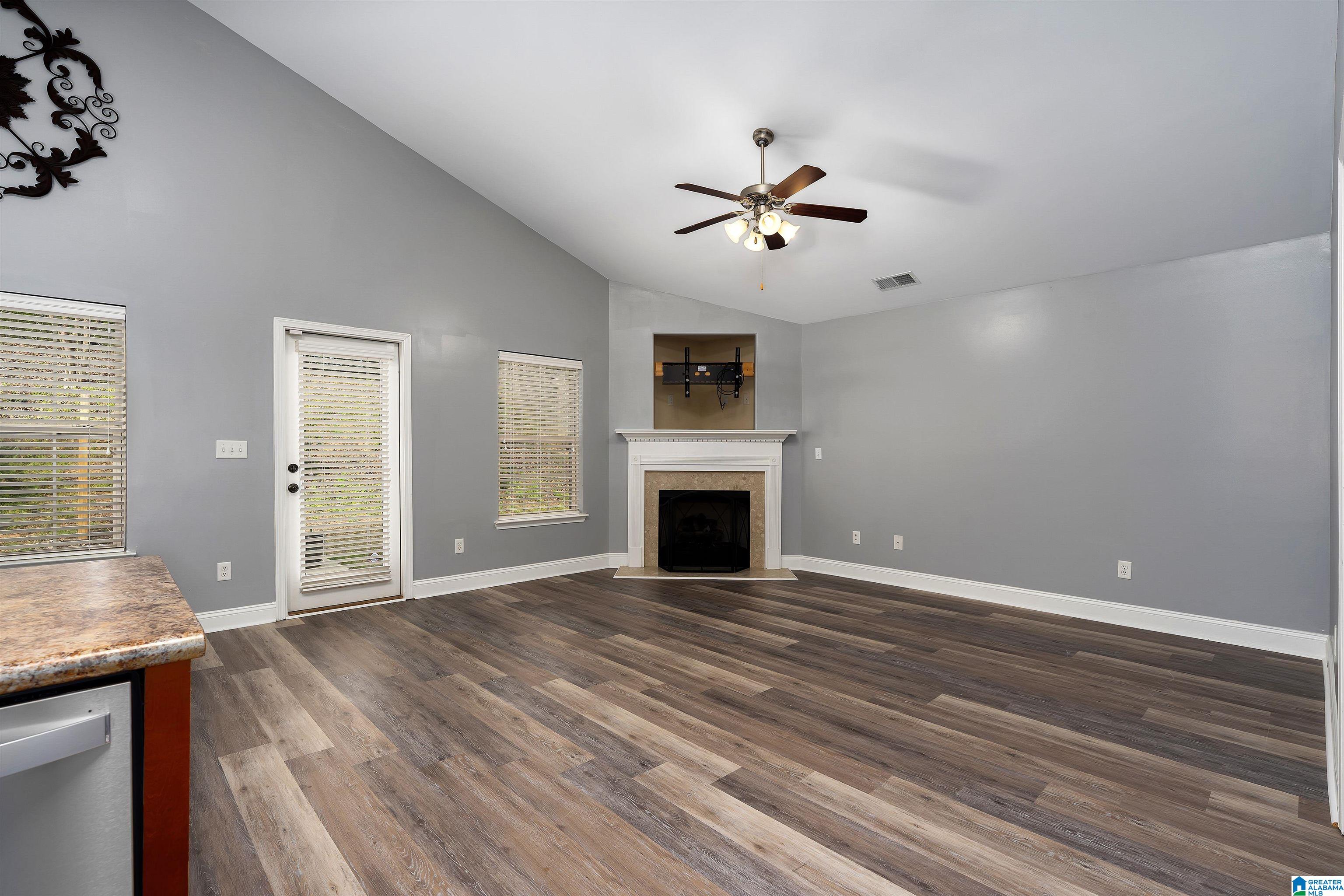 328 Vincent Street Alabaster, AL 35007 - Photo 9 of 24