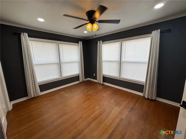 $179,000 | 300 North Bowie Avenue, Cameron, TX 76520