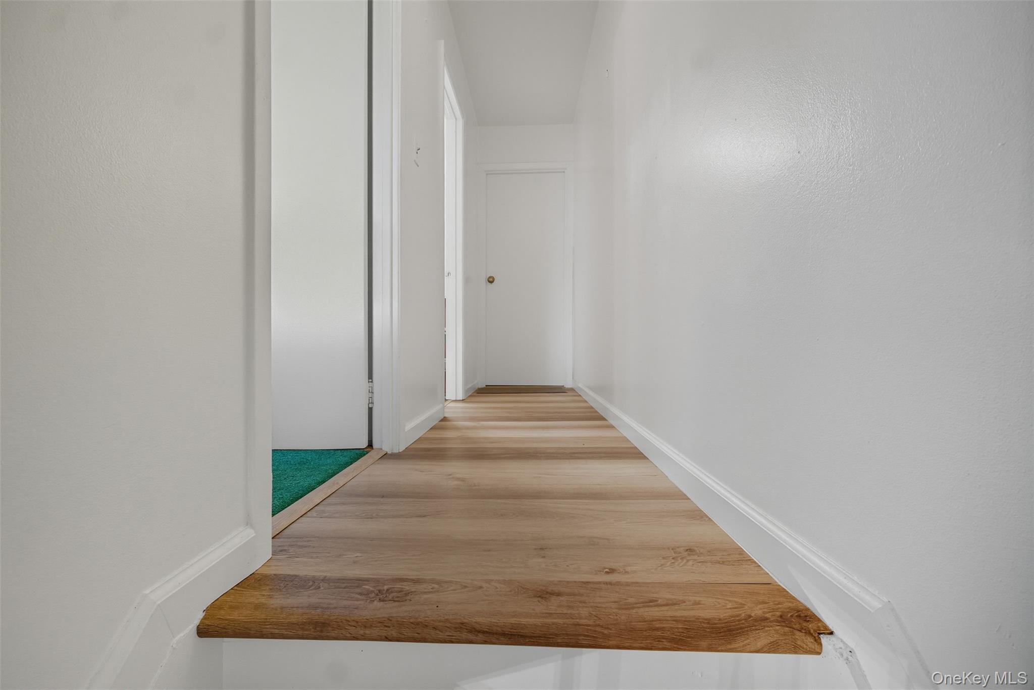 24 Wooded Way Calverton, NY 11933 - Photo 20 of 29 a view of entryway