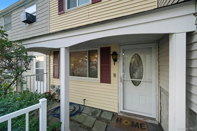 $309,999 | 24 Wooded Way, Calverton, NY 11933