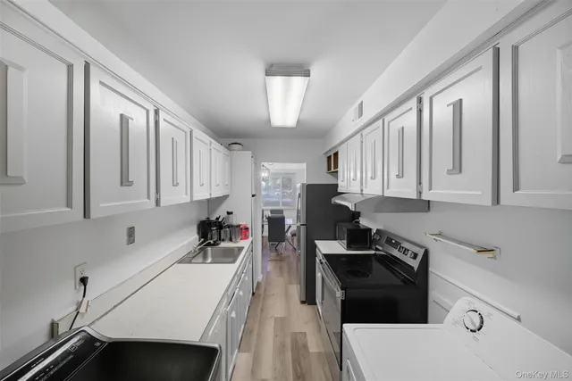 $309,999 | 24 Wooded Way, Calverton, NY 11933