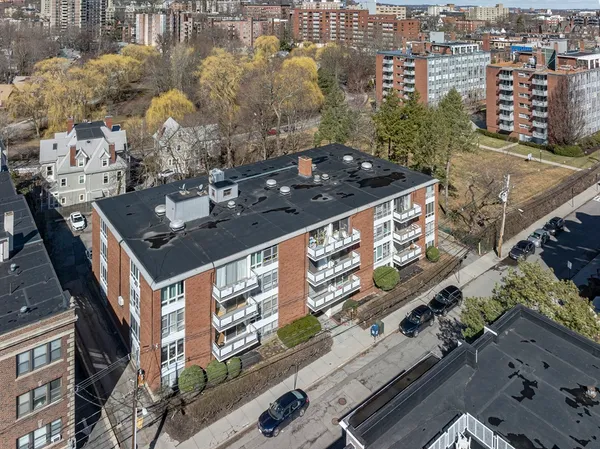 $819,000 | 50 Park Street, Unit 38, Brookline, MA 02446