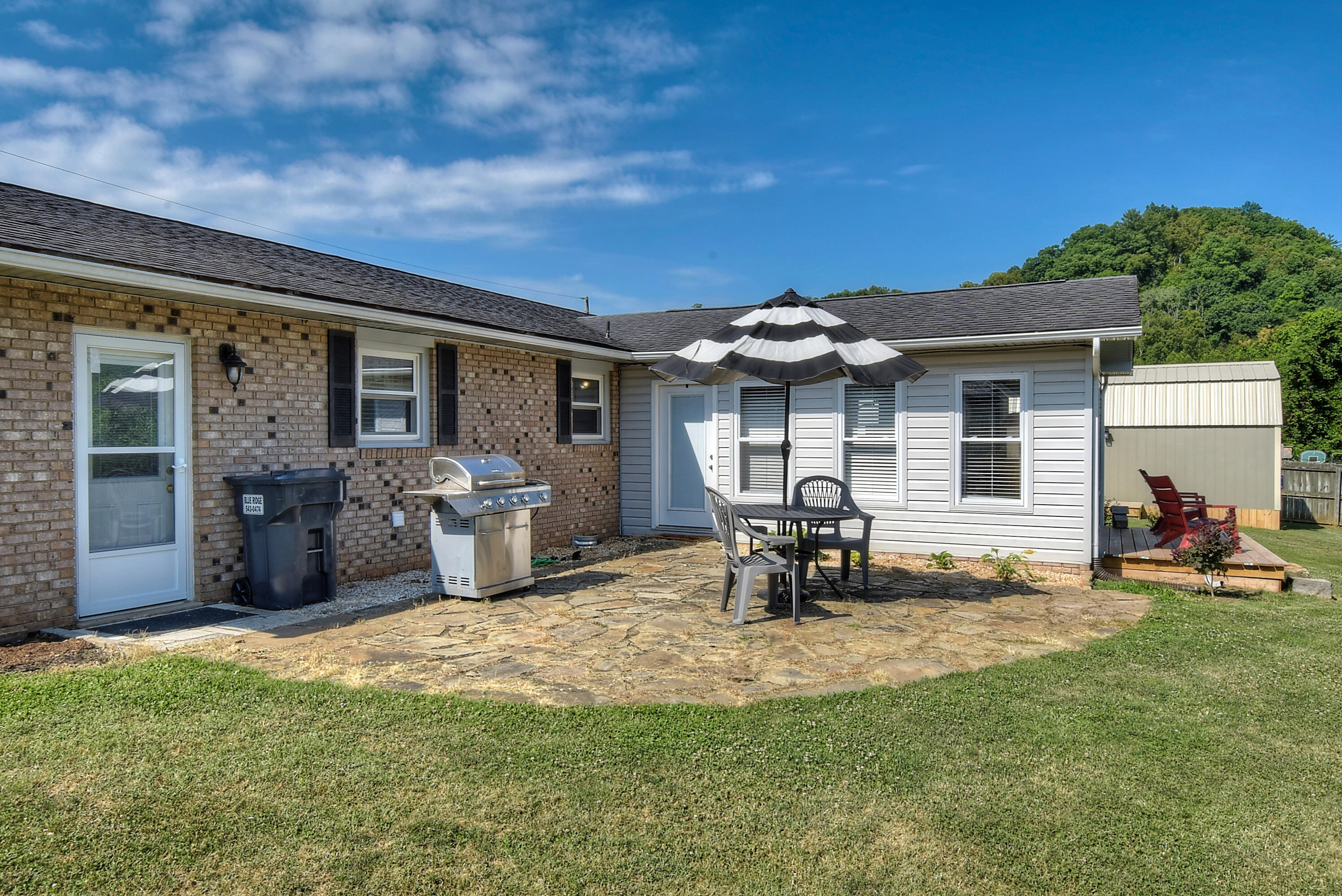 138 Ed Davis Road Elizabethton, TN 37643 - Photo 21 of 27 rear view