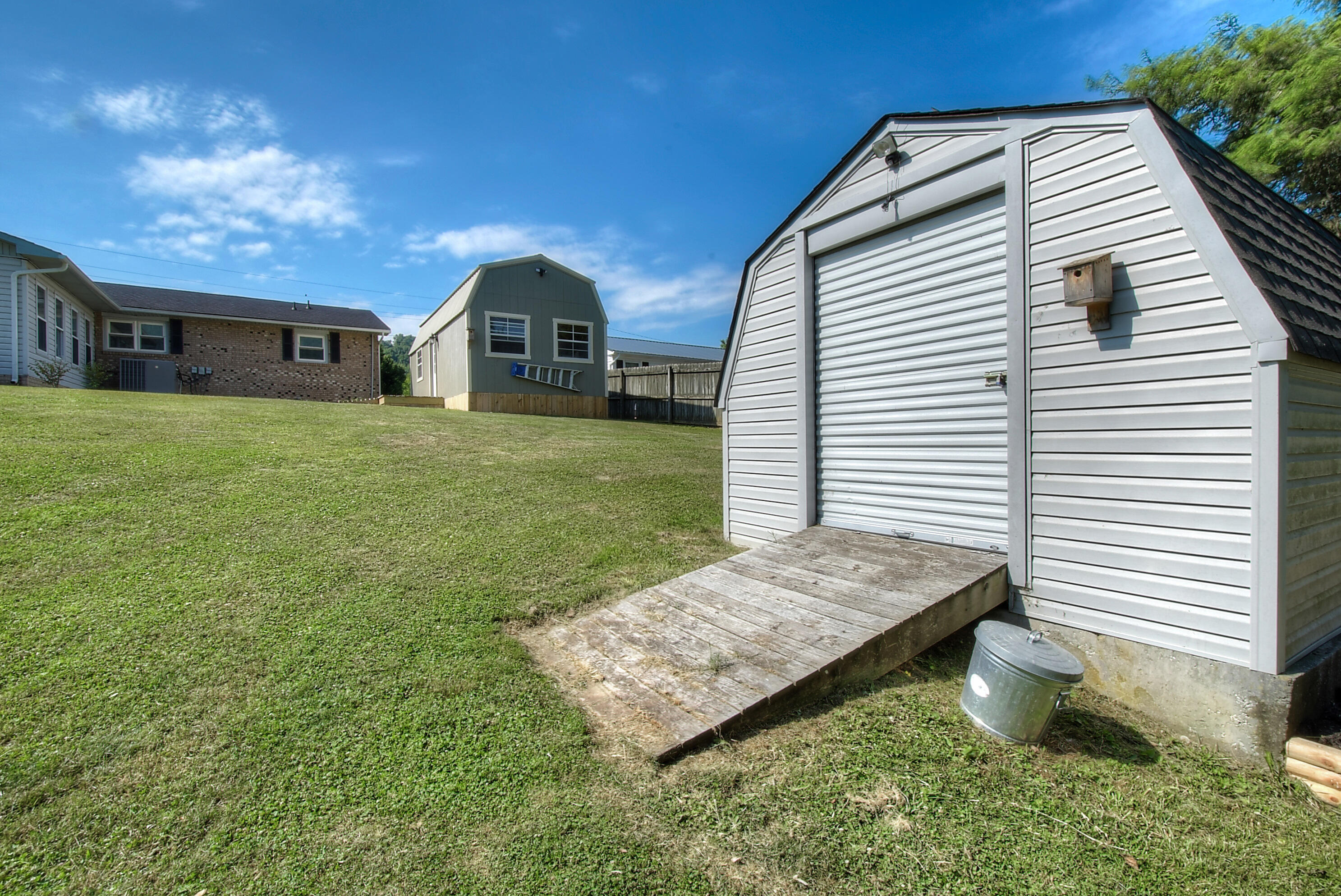 138 Ed Davis Road Elizabethton, TN 37643 - Photo 24 of 27 utility garage