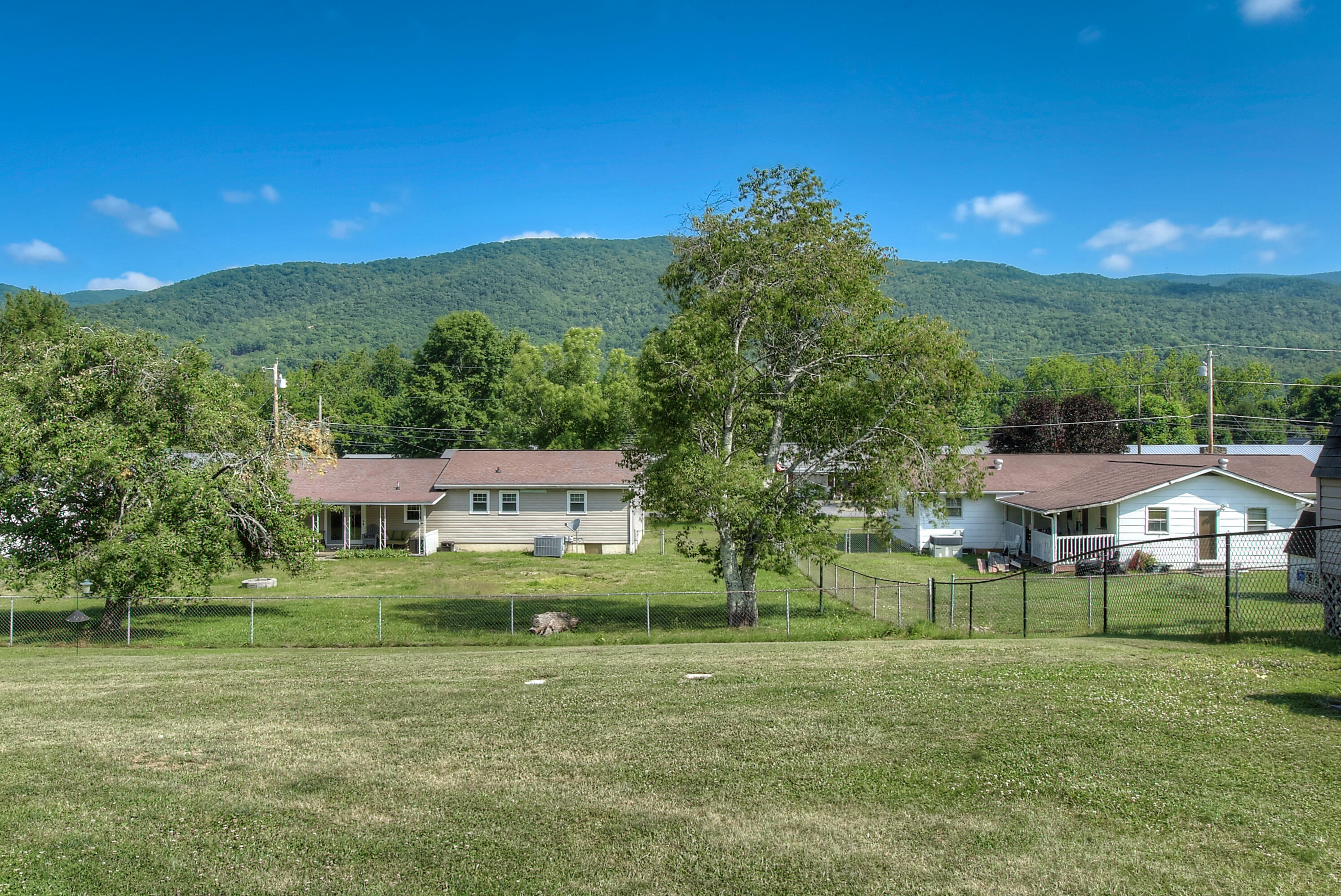 138 Ed Davis Road Elizabethton, TN 37643 - Photo 25 of 27 nice view of mountain