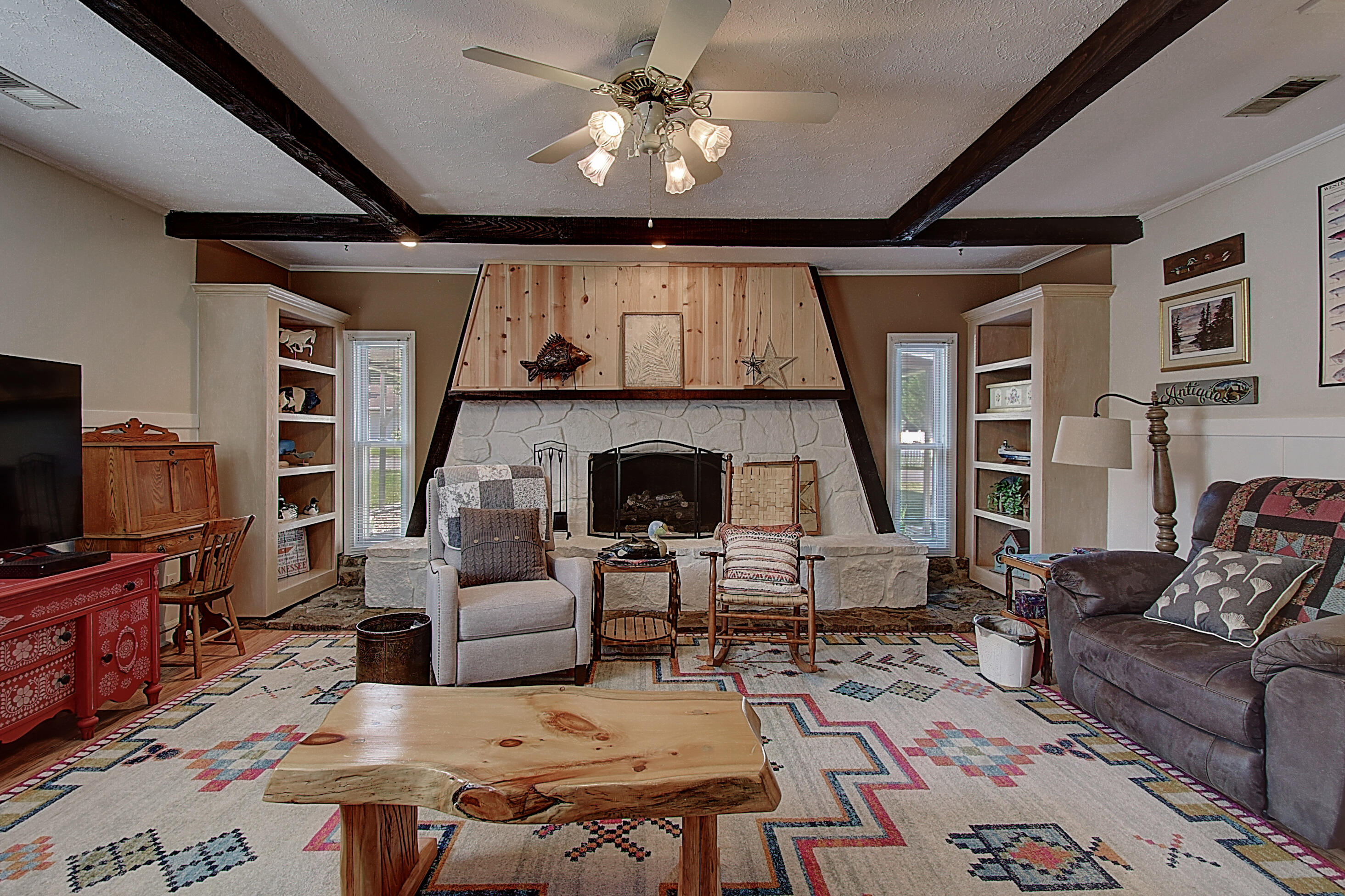 138 Ed Davis Road Elizabethton, TN 37643 - Photo 4 of 27 greatroom with stone fireplace