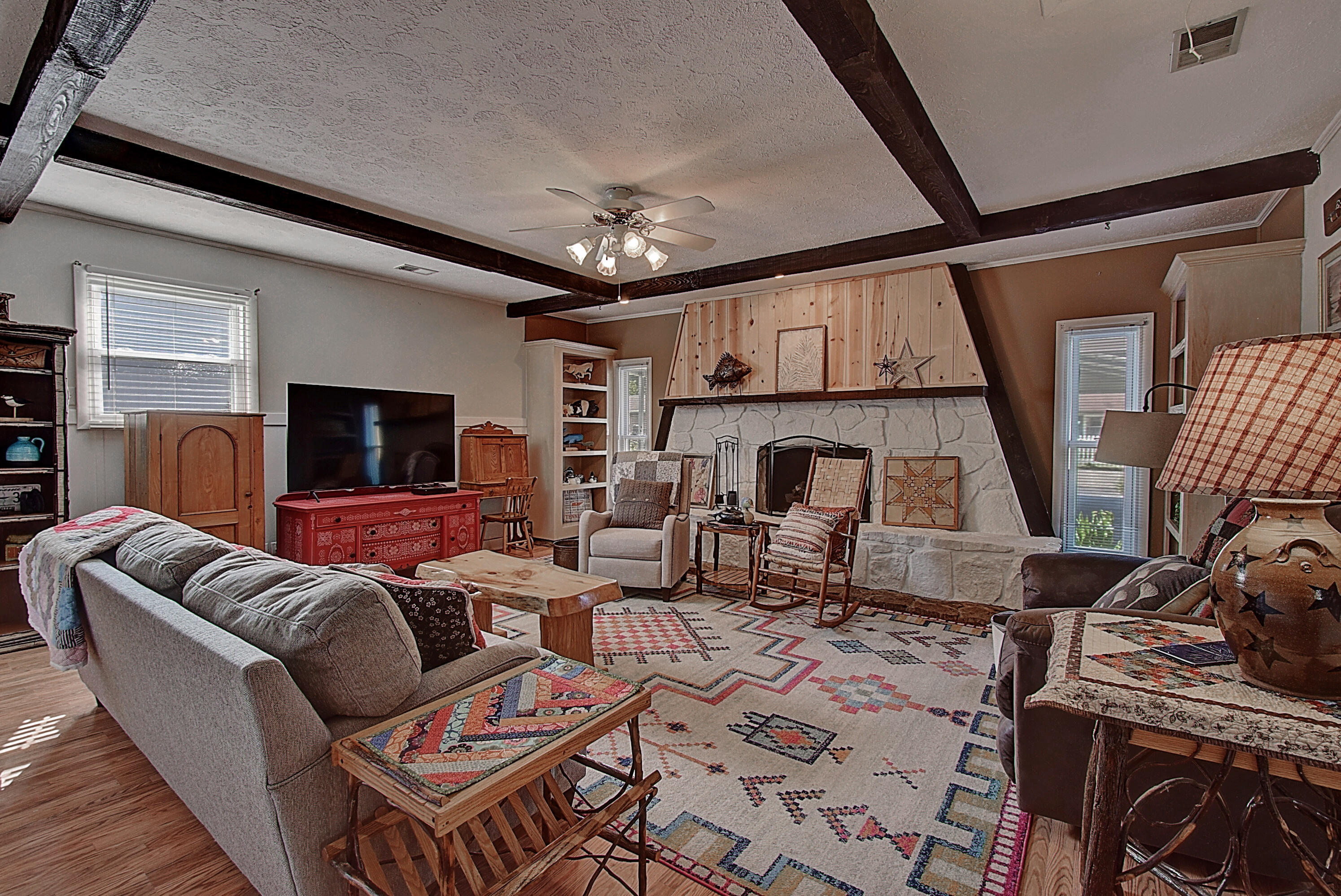 138 Ed Davis Road Elizabethton, TN 37643 - Photo 5 of 27 DSC_0055And8more