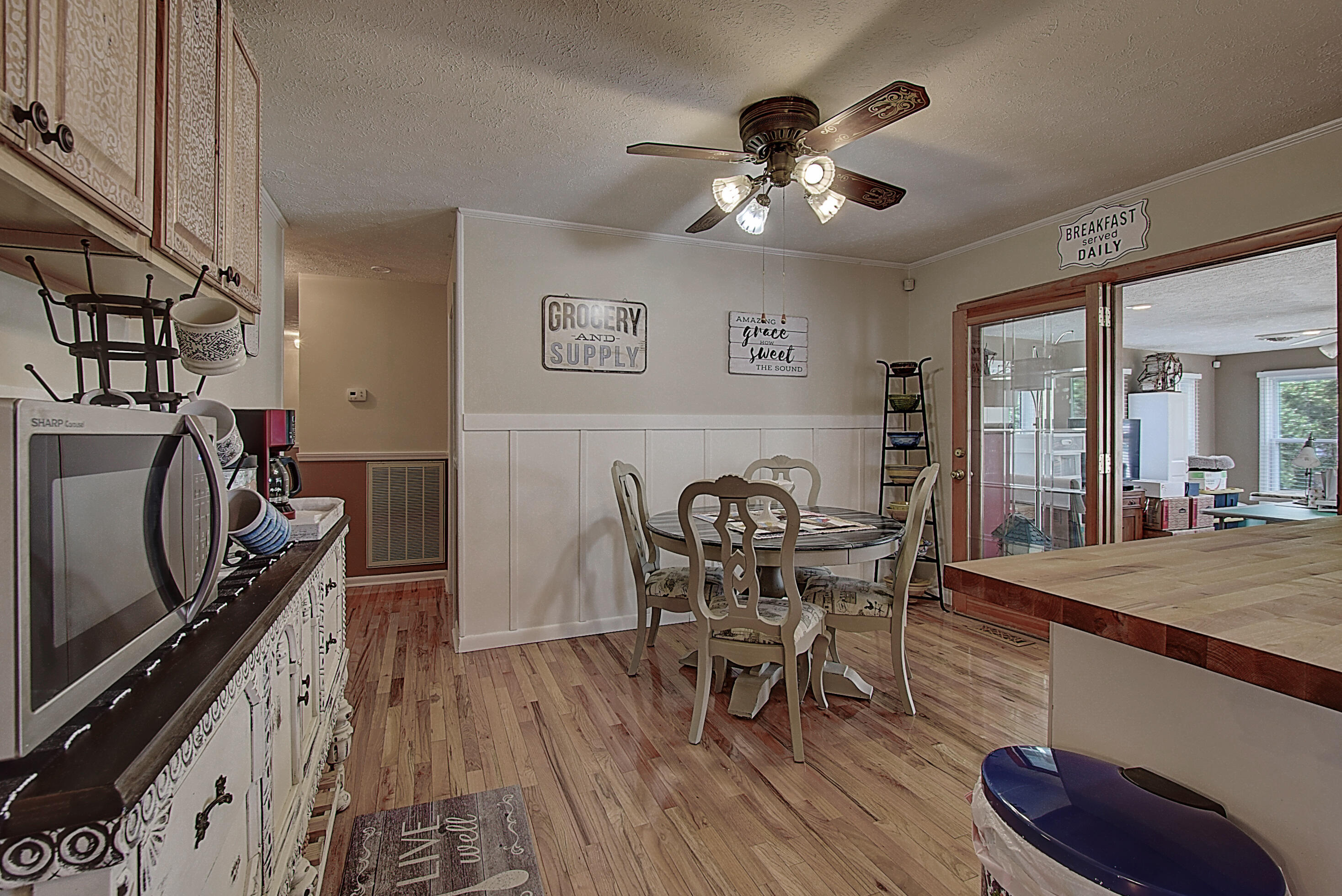 138 Ed Davis Road Elizabethton, TN 37643 - Photo 10 of 27 eat-in kitchen