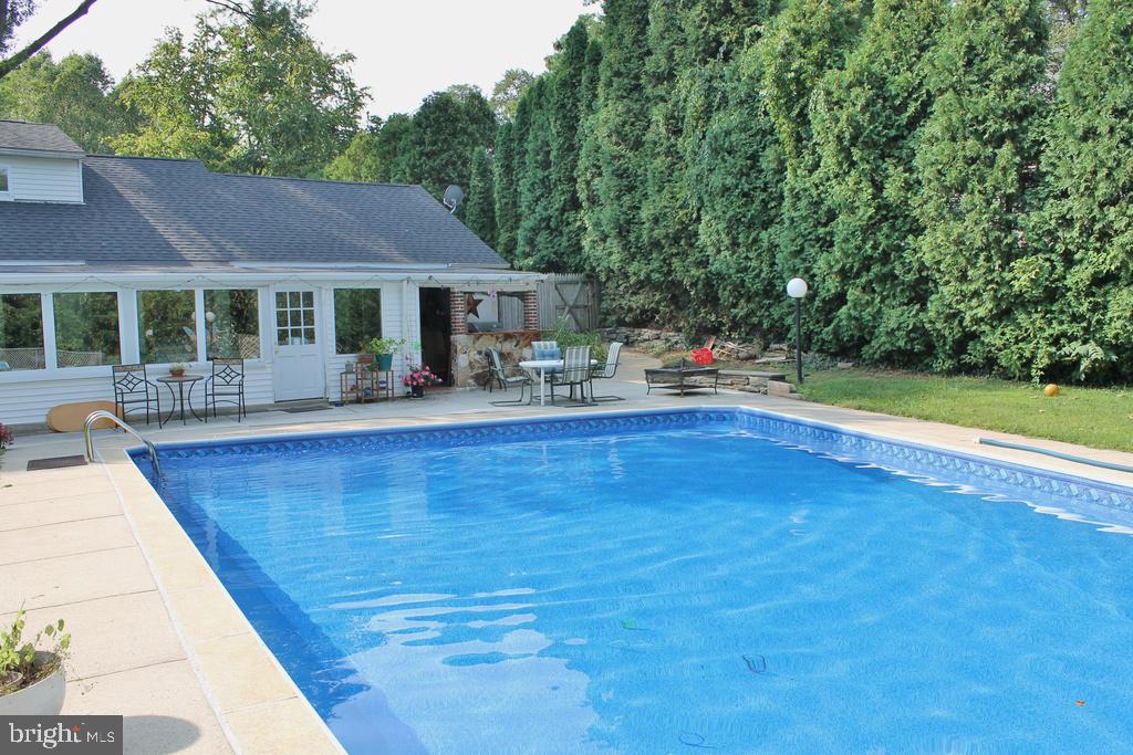 2609 Arbor Road Broomall, PA 19008 - Photo 13 of 44 POOL
