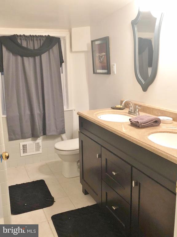 2609 Arbor Road Broomall, PA 19008 - Photo 21 of 44 BATHROOM