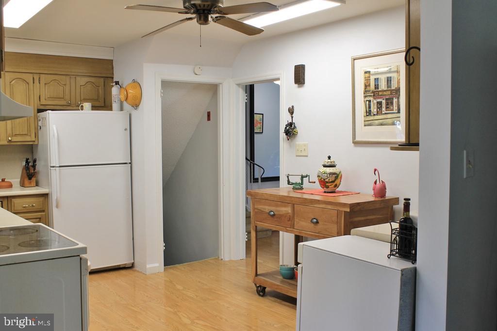2609 Arbor Road Broomall, PA 19008 - Photo 9 of 44 KITCHEN