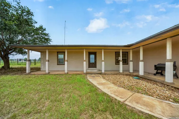 $460,000 | 4044 Farm To Market Road 476, Poteet, TX 78065