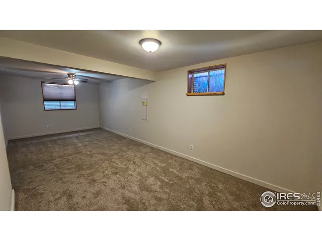 a black and white photo of a room