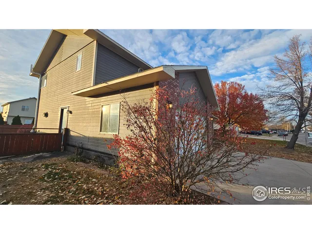 a black and white photo of a house