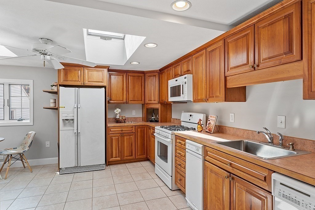 13 Sherwood Road Stoneham, MA 02180 - Photo 16 of 41 Gallery Image 16