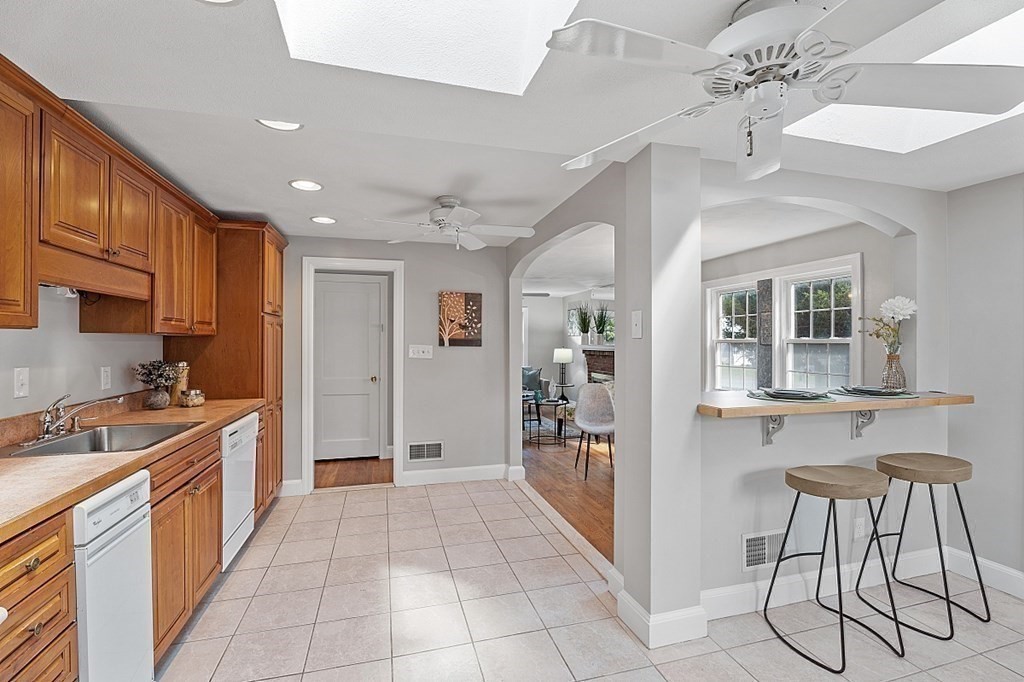 13 Sherwood Road Stoneham, MA 02180 - Photo 19 of 41 Gallery Image 19