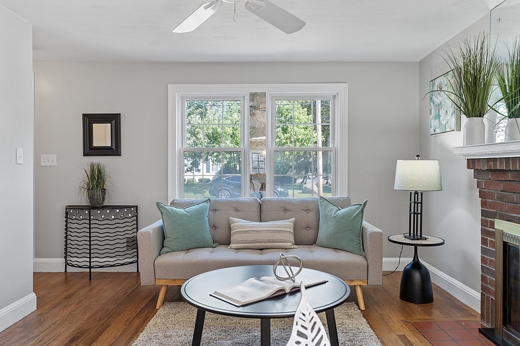 13 Sherwood Road Stoneham, MA 02180 - Photo 3 of 41 Gallery Image 3