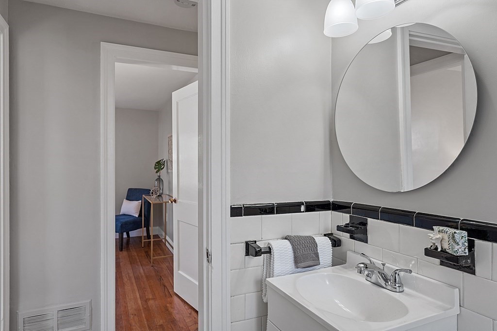 13 Sherwood Road Stoneham, MA 02180 - Photo 32 of 41 Gallery Image 32
