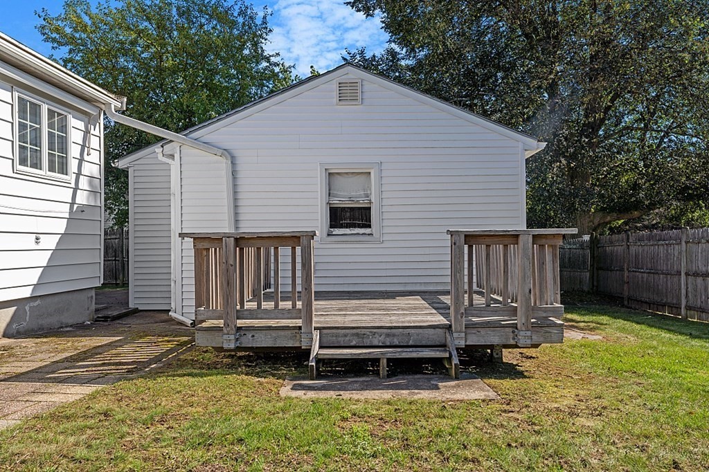 13 Sherwood Road Stoneham, MA 02180 - Photo 39 of 41 Gallery Image 39