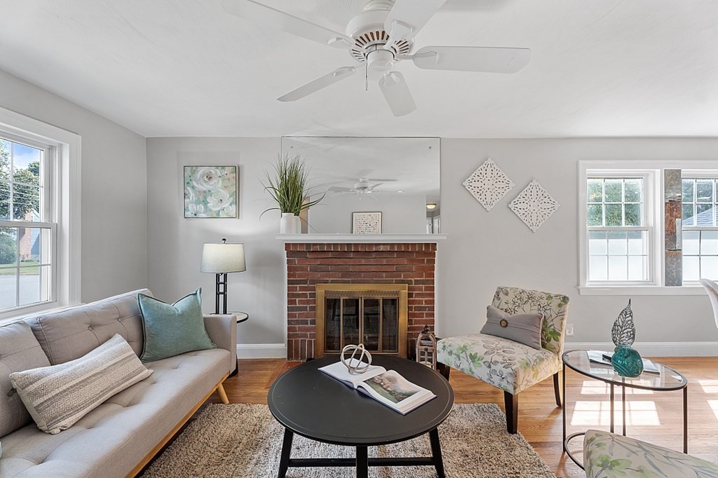 13 Sherwood Road Stoneham, MA 02180 - Photo 8 of 41 Gallery Image 8
