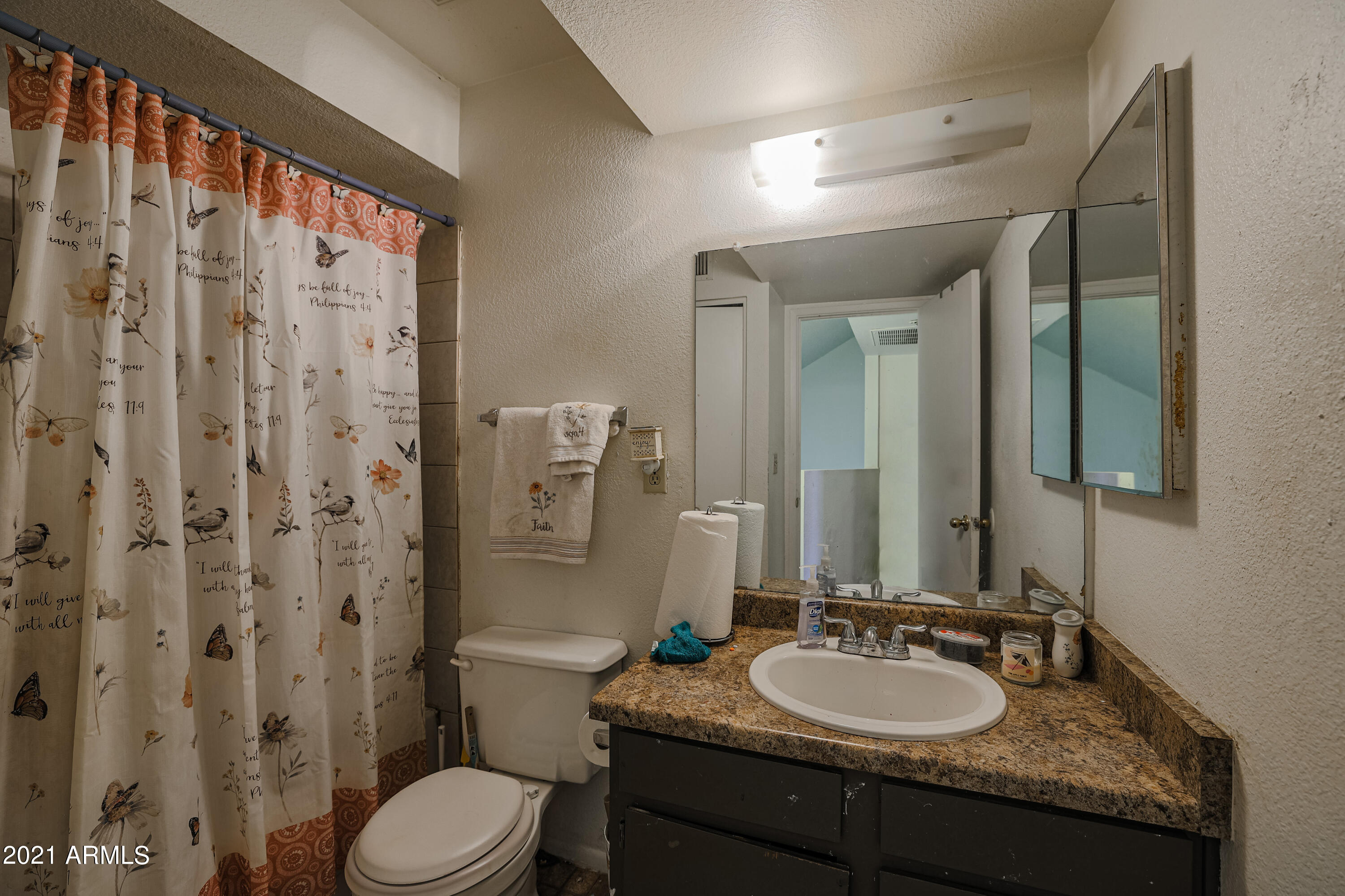 434 East Pecan Road Phoenix, AZ 85040 - Photo 13 of 20 Upstairs Bathroom