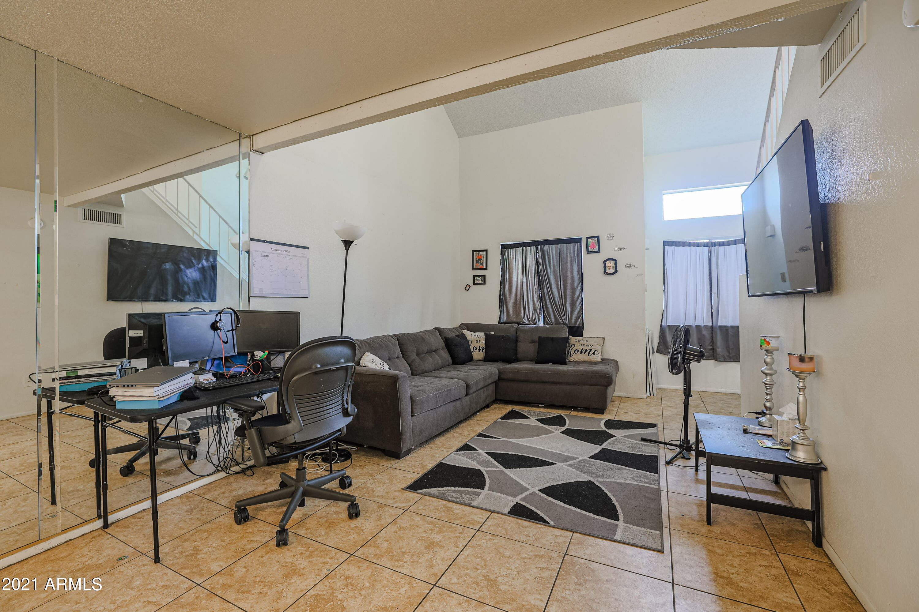 434 East Pecan Road Phoenix, AZ 85040 - Photo 4 of 20 Living Room