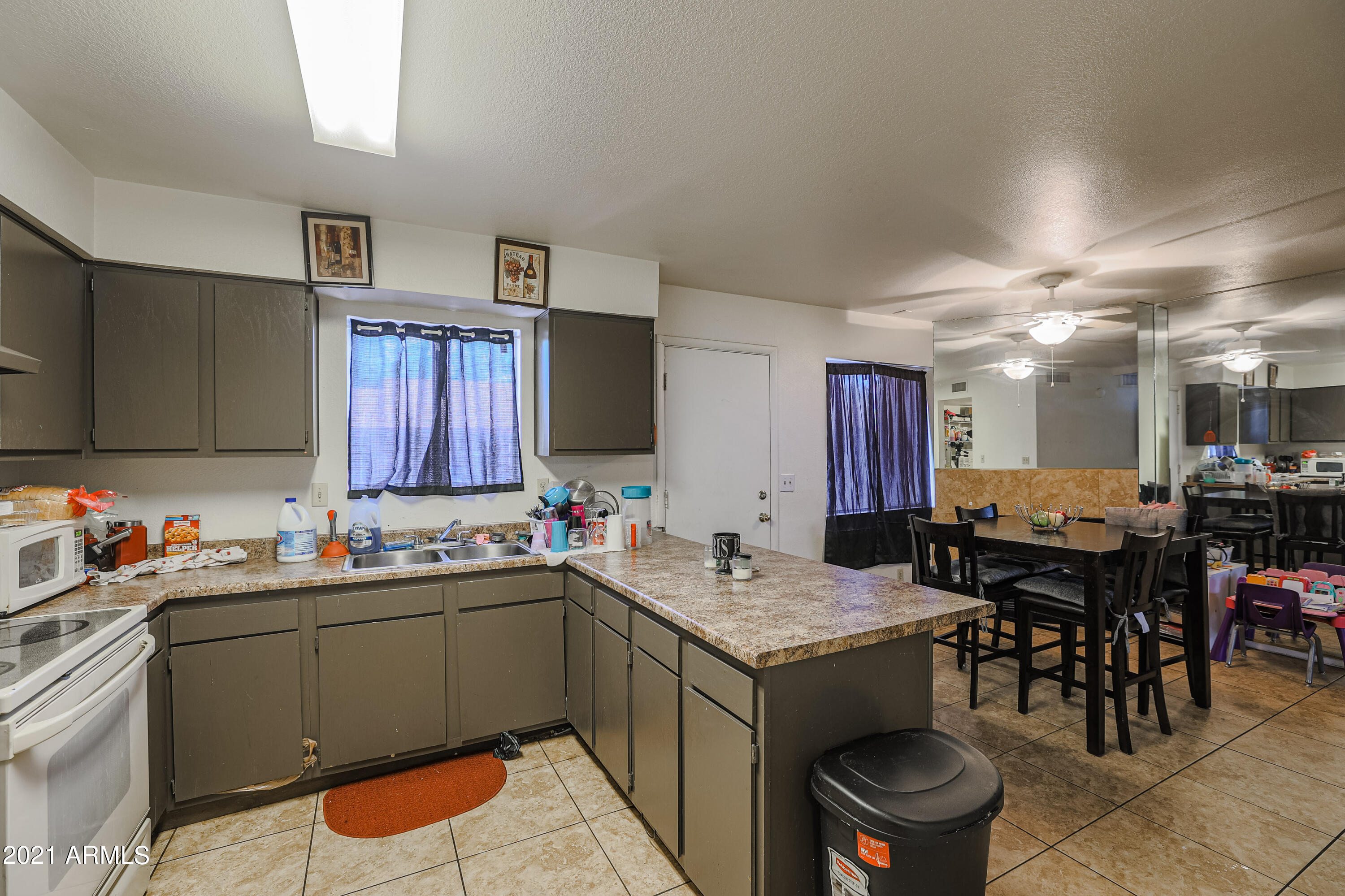 434 East Pecan Road Phoenix, AZ 85040 - Photo 8 of 20 Kitchen & Dining area