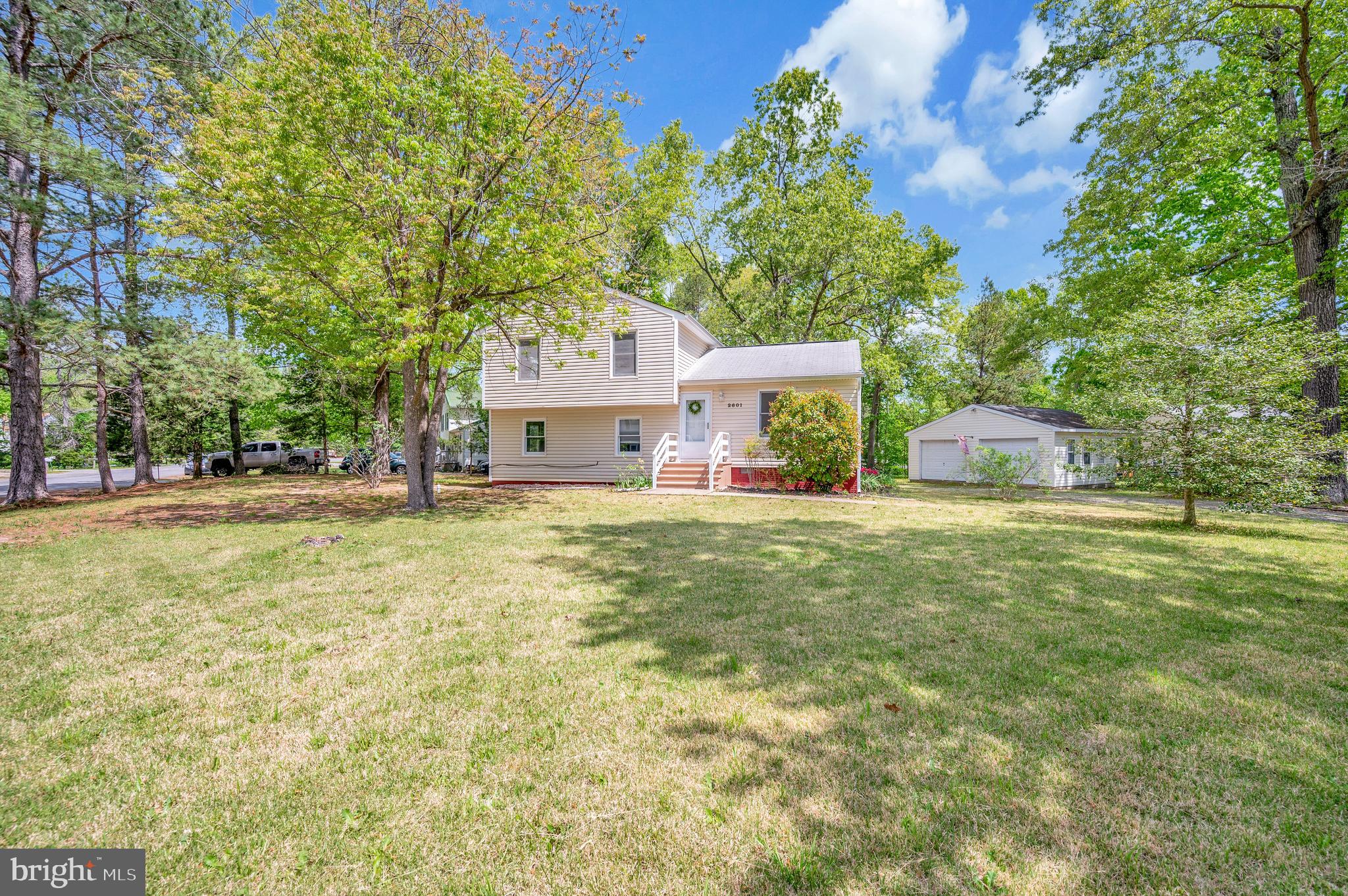 2601 Deerfield Road Ruther Glen, VA 22546 - Photo 4 of 51 Open front yard with mature shade trees