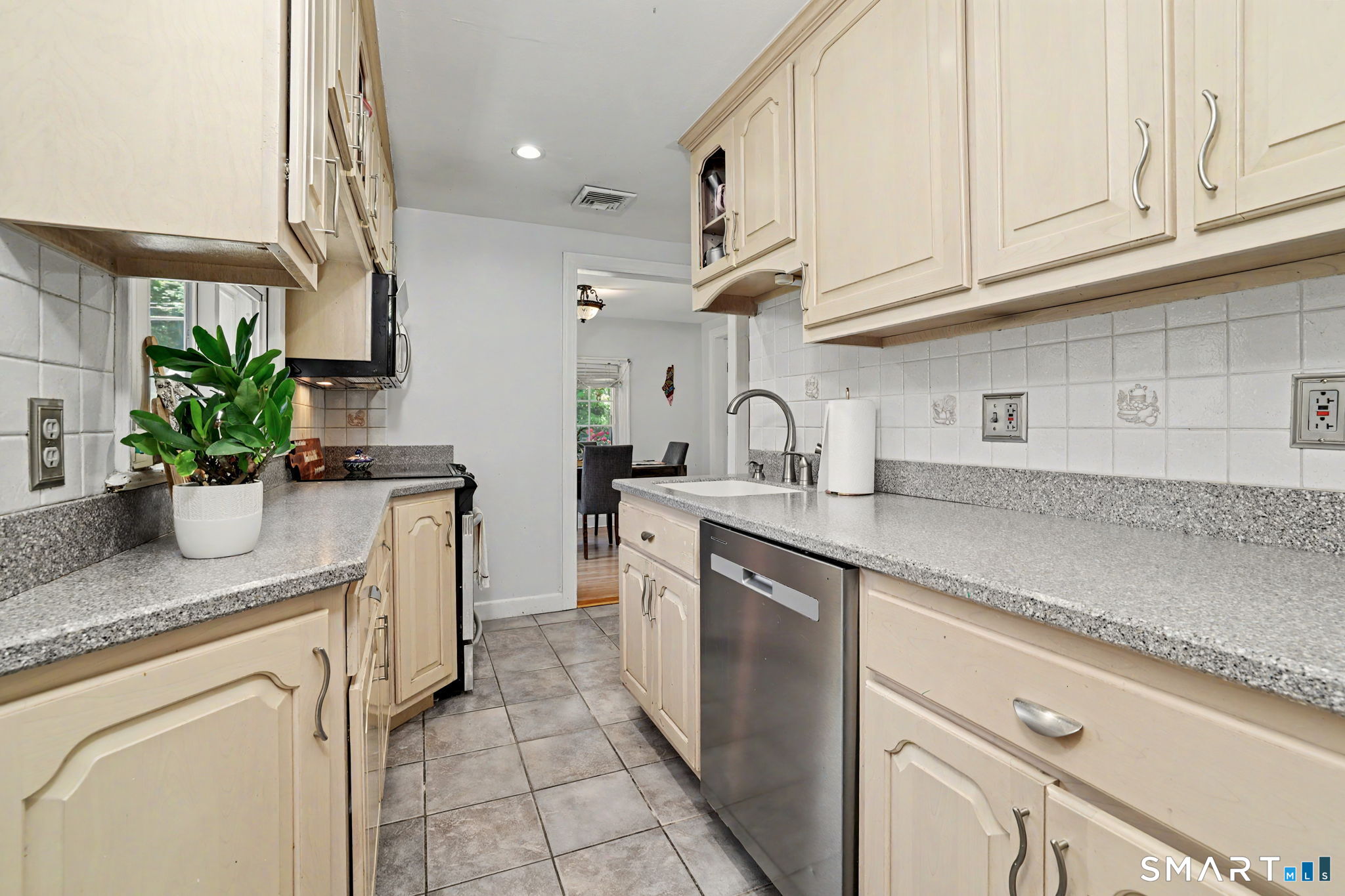 36 Donovan Road Naugatuck, CT 06770 - Photo 9 of 25