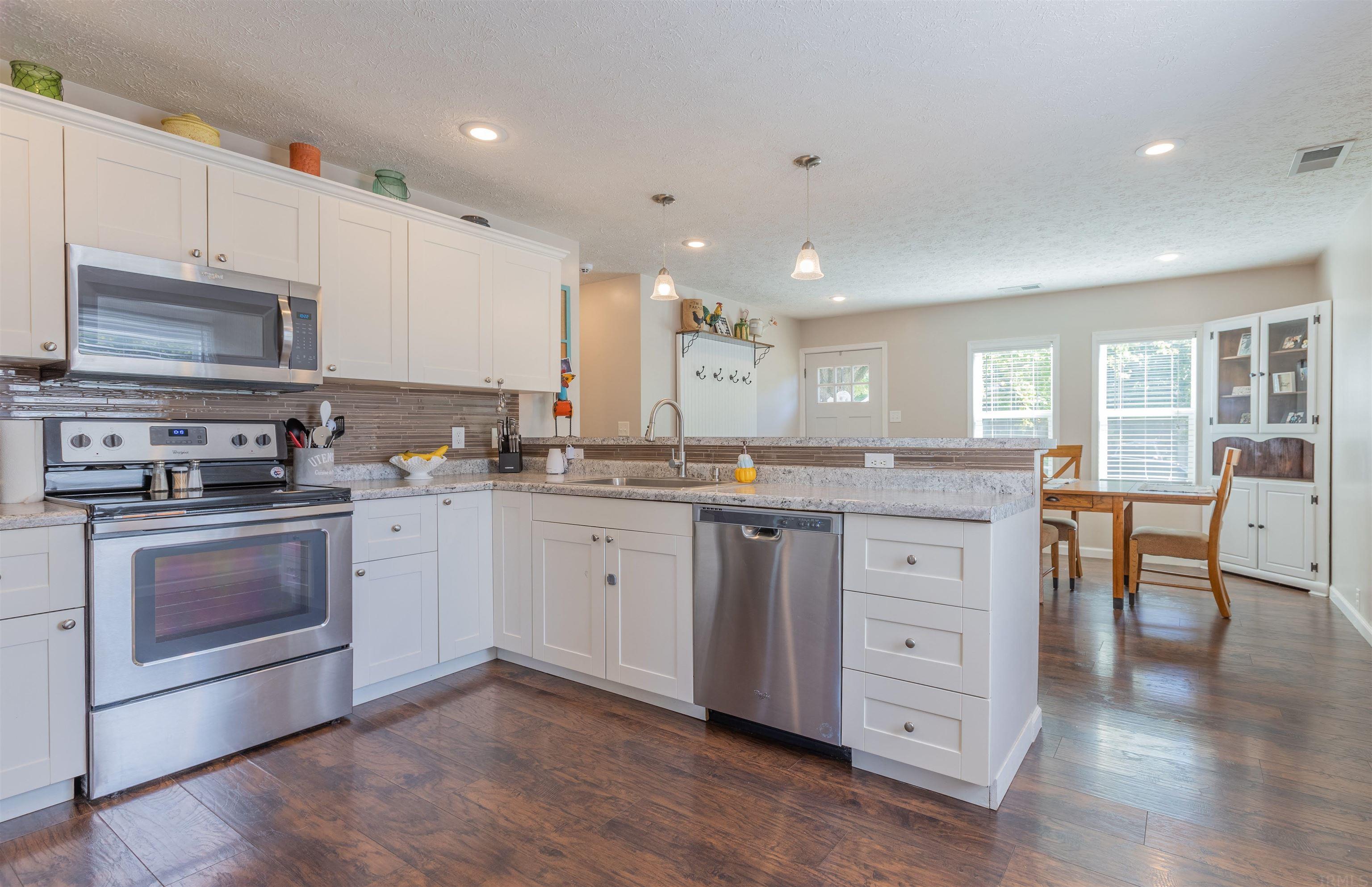4330 Meadowridge Road Evansville, IN 47710 - Photo 6 of 30 Gallery Image 6