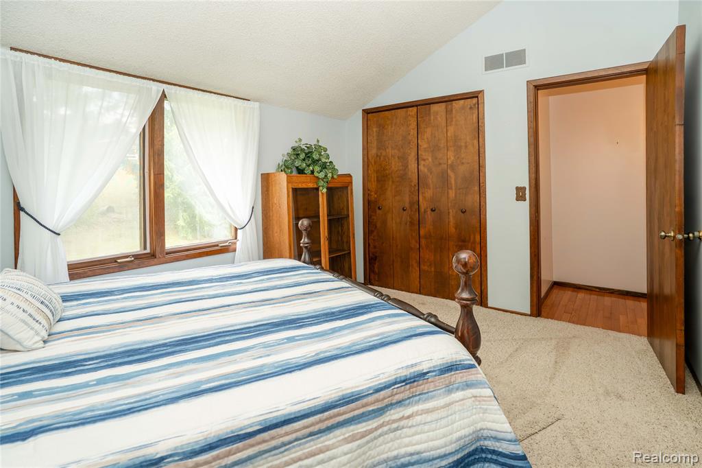 2725 Cooley Lake Road Highland, MI 48356 - Photo 41 of 63