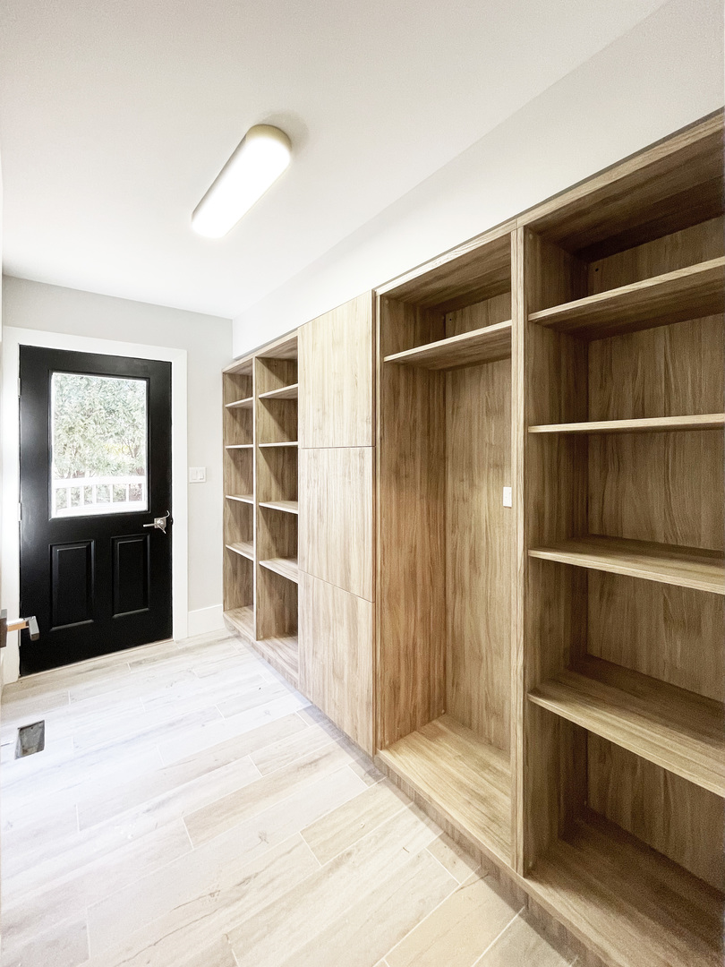 737 Valley Road Lake Forest, IL 60045 - Photo 5 of 17 a view of an empty room with a window