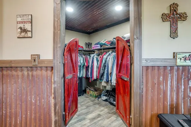 a view of a walk in closet
