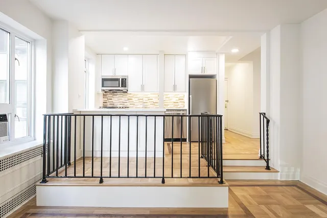$749,000 | 20 East 35th Street, Unit 8K | Murray Hill