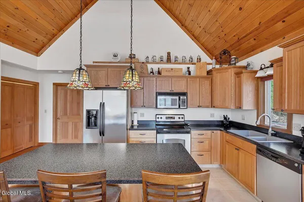$889,000 | 2859 North Shore Road, Day, NY 12835