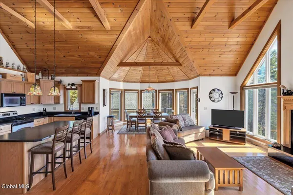 $889,000 | 2859 North Shore Road, Day, NY 12835