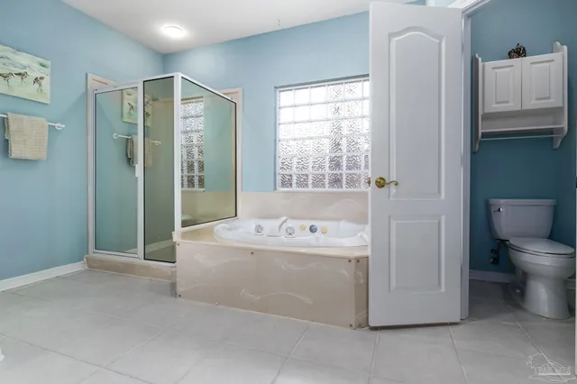 a view of a livingroom with a furniture