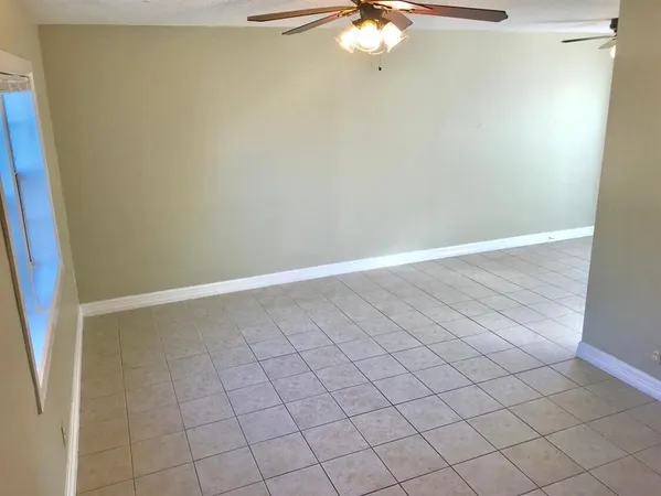 $1,045,500 | 210 Austin Street, Grapevine, TX 76051