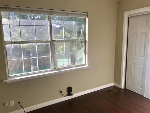 $1,045,500 | 210 Austin Street, Grapevine, TX 76051