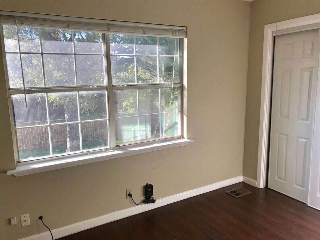 210 Austin Street Grapevine, TX 76051 - Photo 8 of 9 212 Austin- Bedroom
