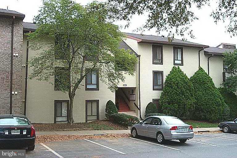 2241 Castle Rock Square, Unit 12C Reston, VA 20191 - Photo 15 of 17 Exterior
