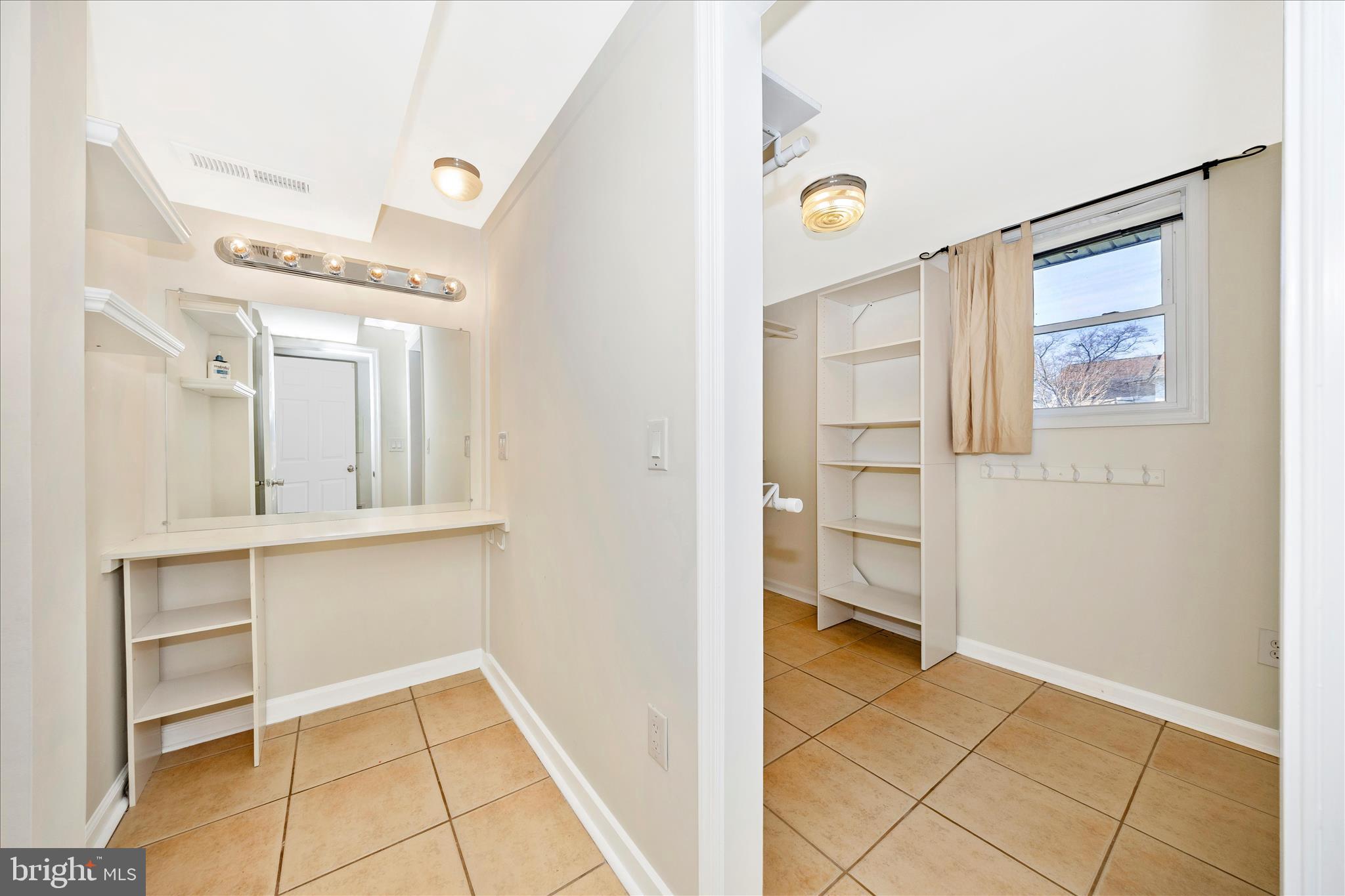 1606 Wise Road Point of Rocks, MD 21777 - Photo 35 of 67 Primary Closet