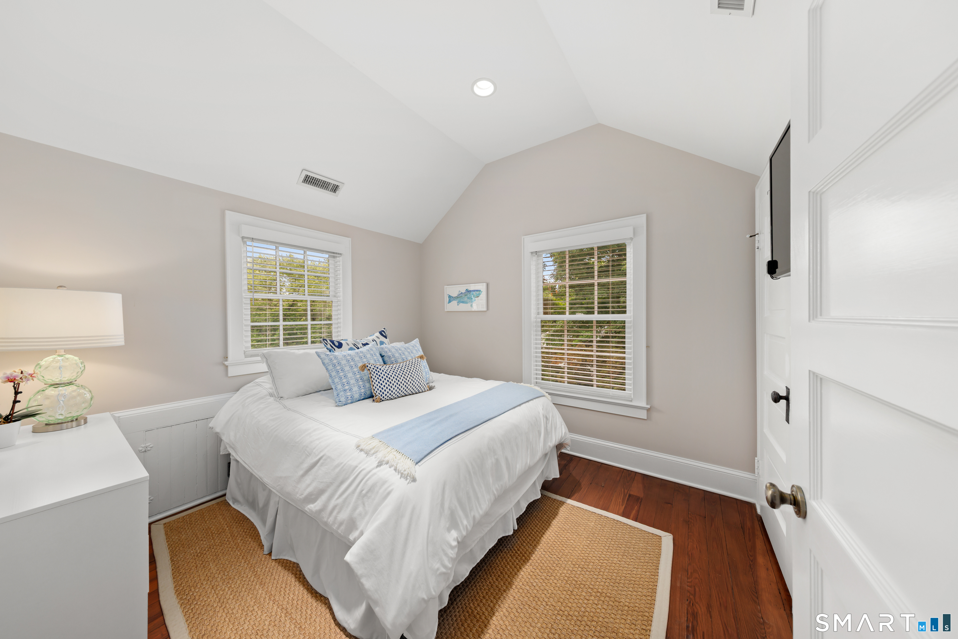 2444 Bronson Road Fairfield, CT 06824 - Photo 21 of 35